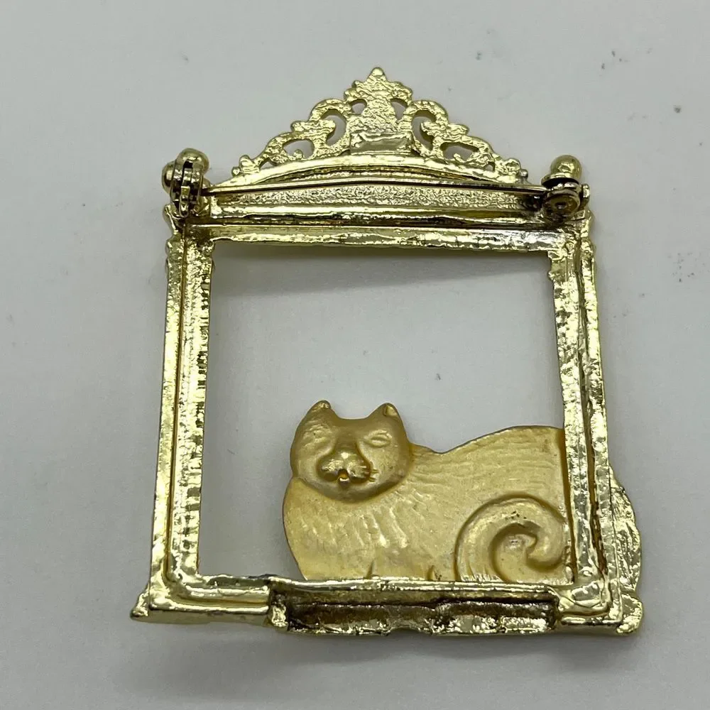 N/A elegant gold
